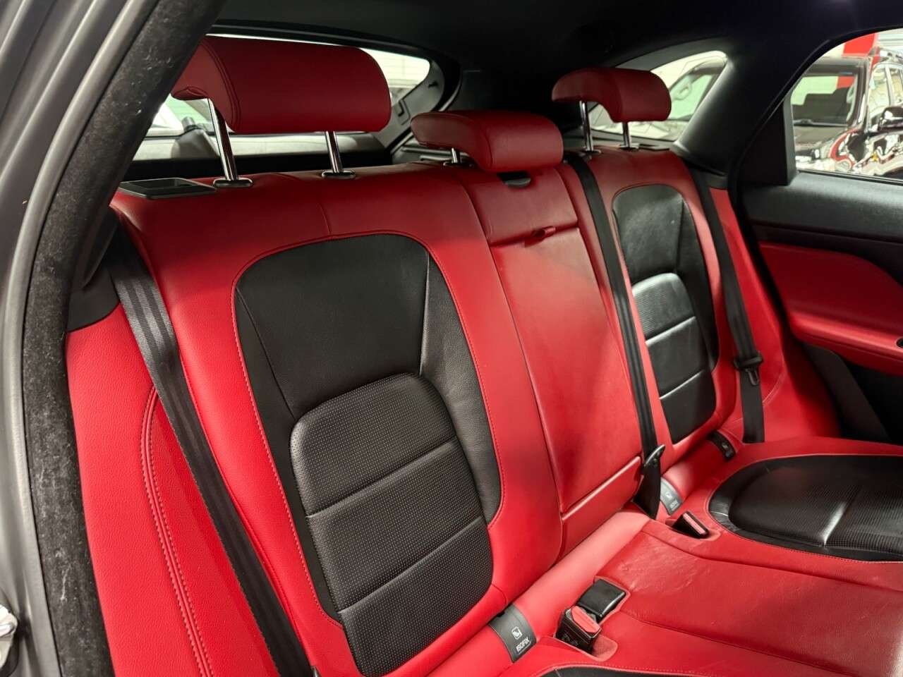 2018 JAGUAR F-PACE 2018 JAGUAR F-PACE