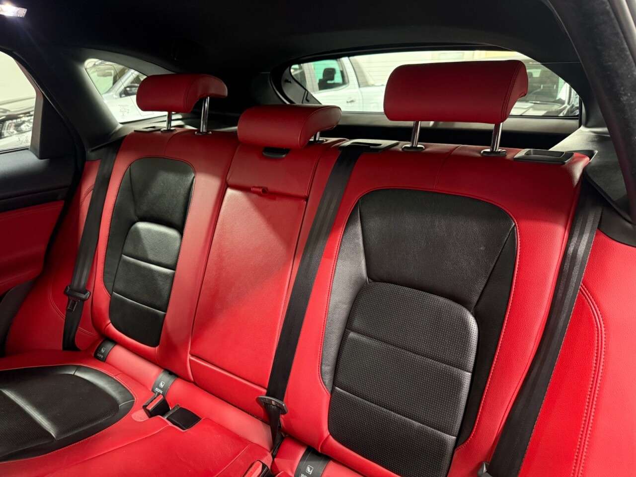 2018 JAGUAR F-PACE 2018 JAGUAR F-PACE