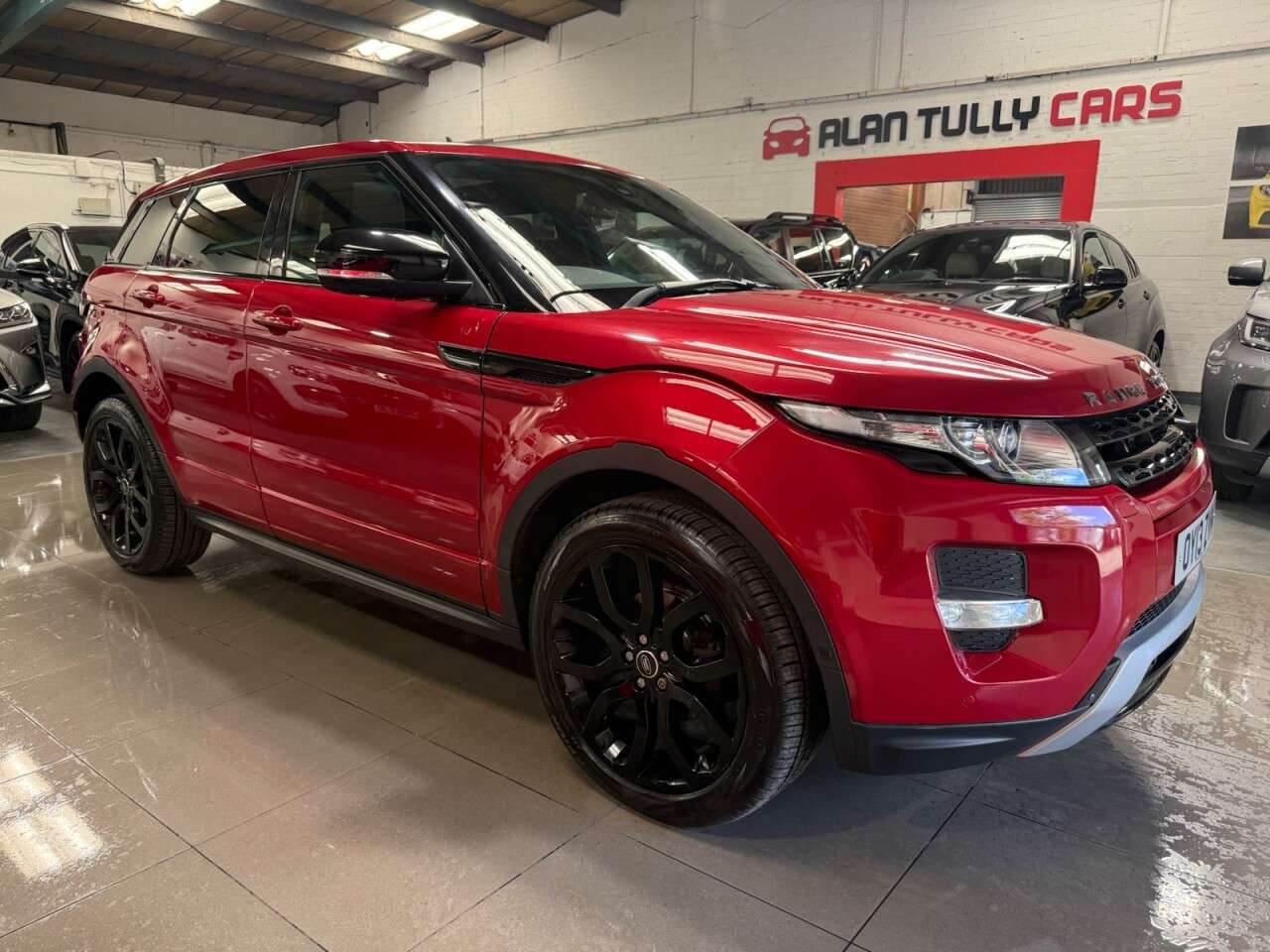 A 2013 LAND ROVER RANGE ROVER EVOQUE 2.2 SD4 Dynamic SUV 5dr Diesel Auto 4WD Euro 5 (190 ps) A 2013 LAND ROVER RANGE ROVER EVOQUE 2.2 SD4 Dynamic SUV 5dr Diesel Auto 4WD Euro 5 (190 ps)