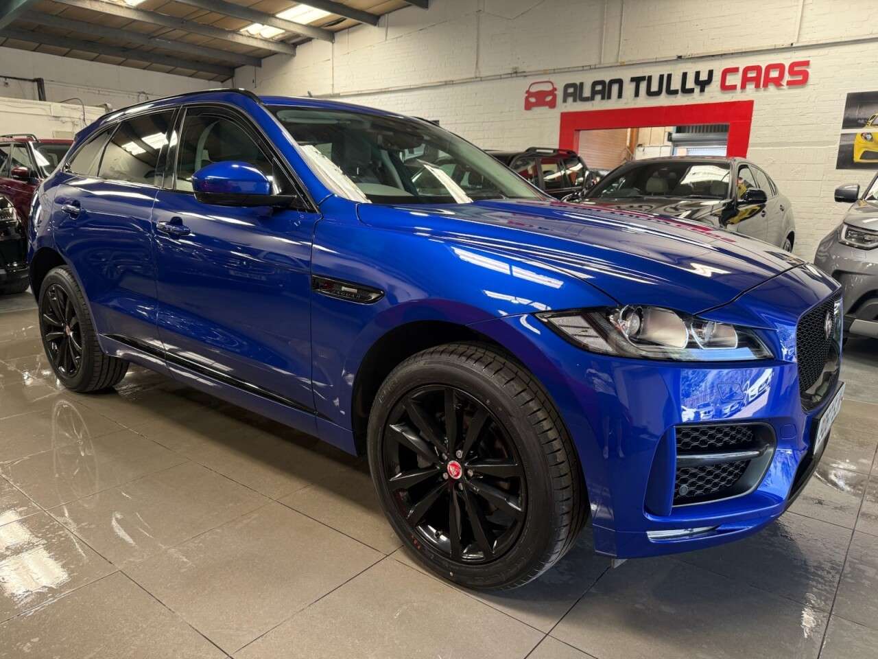 A 2018 JAGUAR F-PACE 2.0 P250i R-Sport SUV 5dr Petrol Auto AWD Euro 6 (s/s) (250 ps) A 2018 JAGUAR F-PACE 2.0 P250i R-Sport SUV 5dr Petrol Auto AWD Euro 6 (s/s) (250 ps)