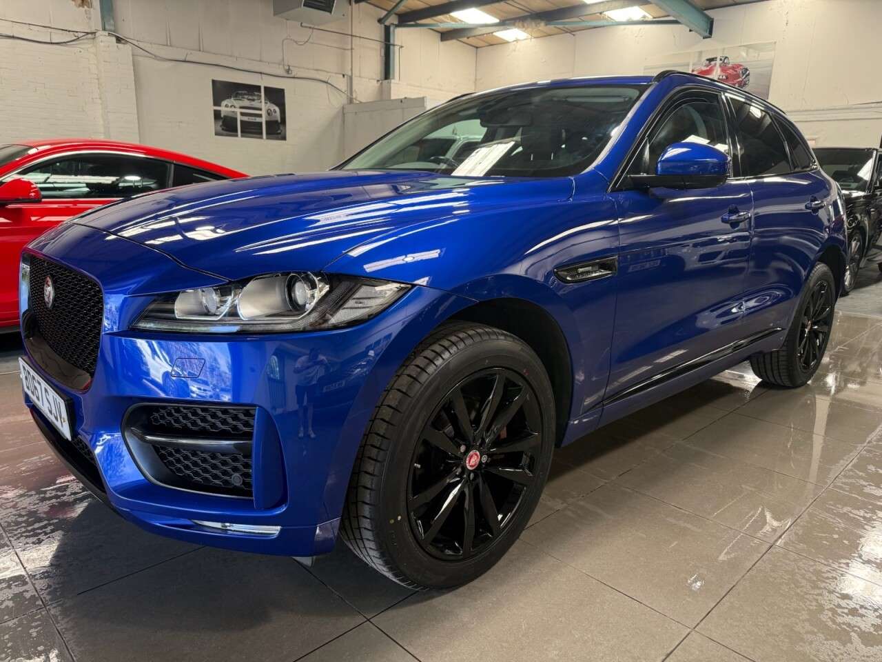 A 2018 JAGUAR F-PACE 2.0 P250i R-Sport SUV 5dr Petrol Auto AWD Euro 6 (s/s) (250 ps) A 2018 JAGUAR F-PACE 2.0 P250i R-Sport SUV 5dr Petrol Auto AWD Euro 6 (s/s) (250 ps)