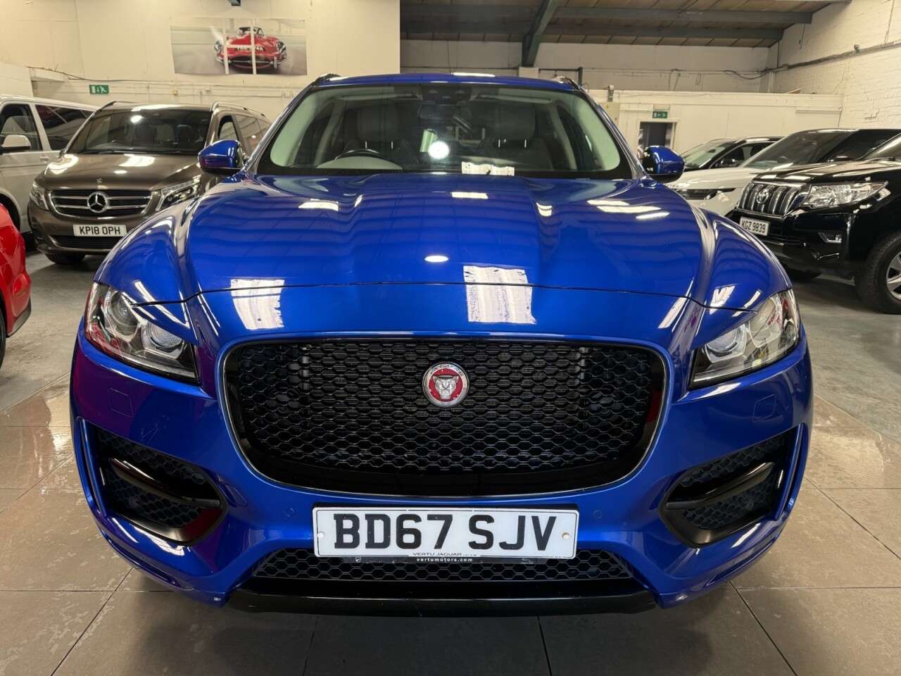A 2018 JAGUAR F-PACE 2.0 P250i R-Sport SUV 5dr Petrol Auto AWD Euro 6 (s/s) (250 ps) A 2018 JAGUAR F-PACE 2.0 P250i R-Sport SUV 5dr Petrol Auto AWD Euro 6 (s/s) (250 ps)