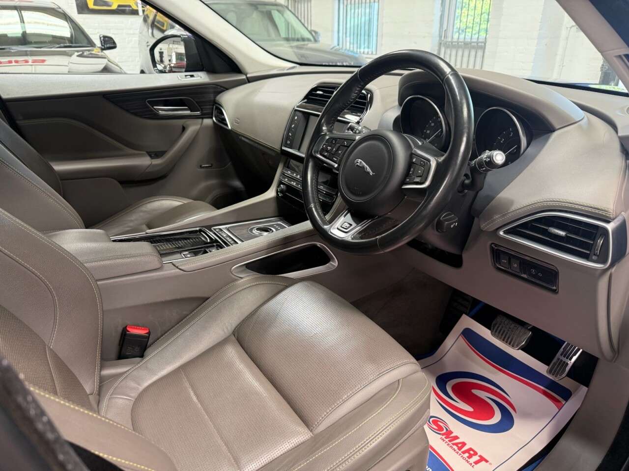 2018 JAGUAR F-PACE 2018 JAGUAR F-PACE