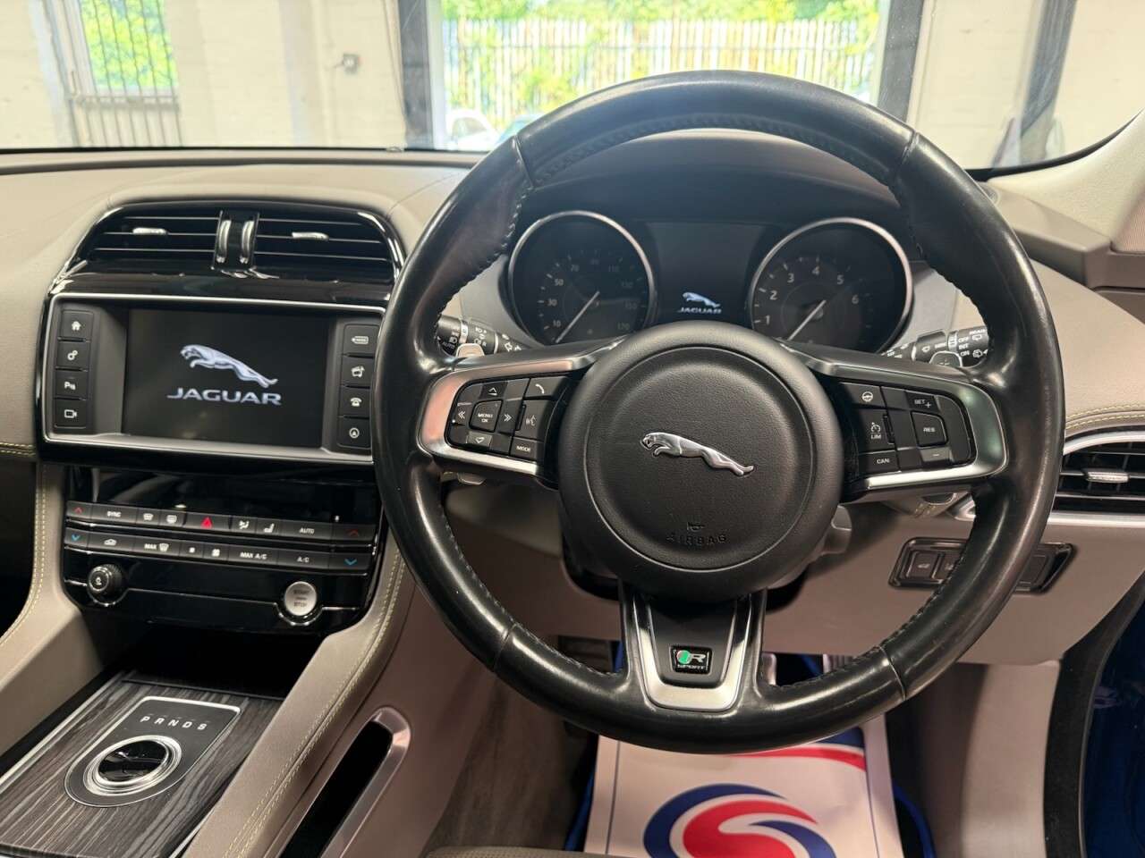 2018 JAGUAR F-PACE 2018 JAGUAR F-PACE