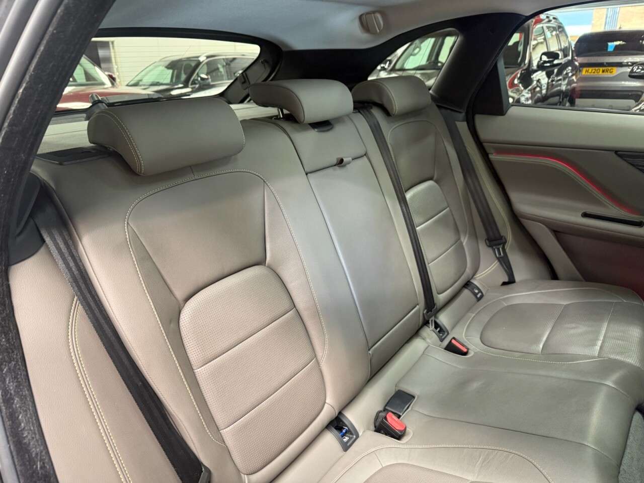 2018 JAGUAR F-PACE 2018 JAGUAR F-PACE