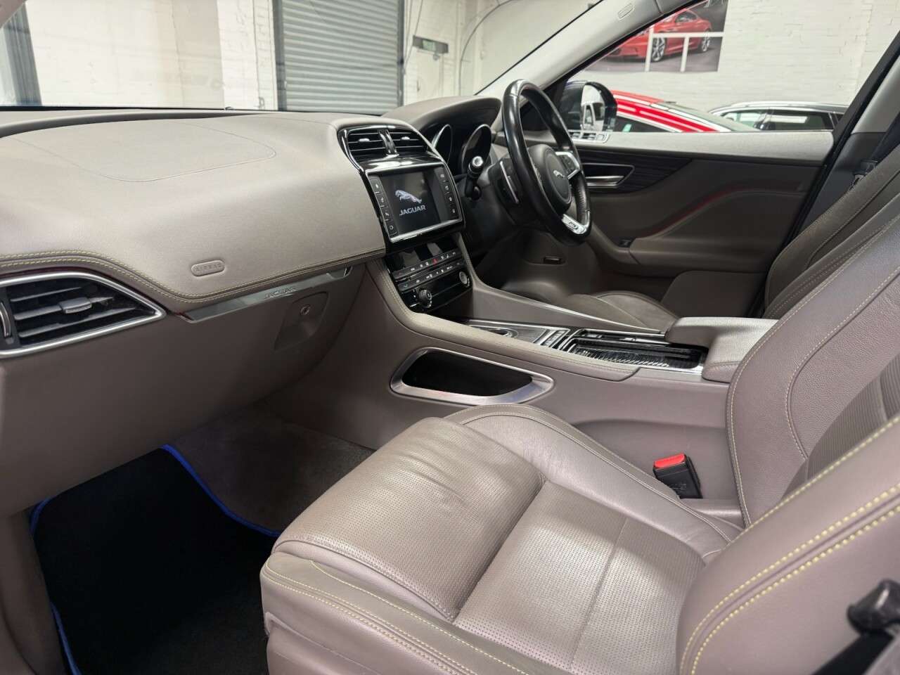 2018 JAGUAR F-PACE 2018 JAGUAR F-PACE