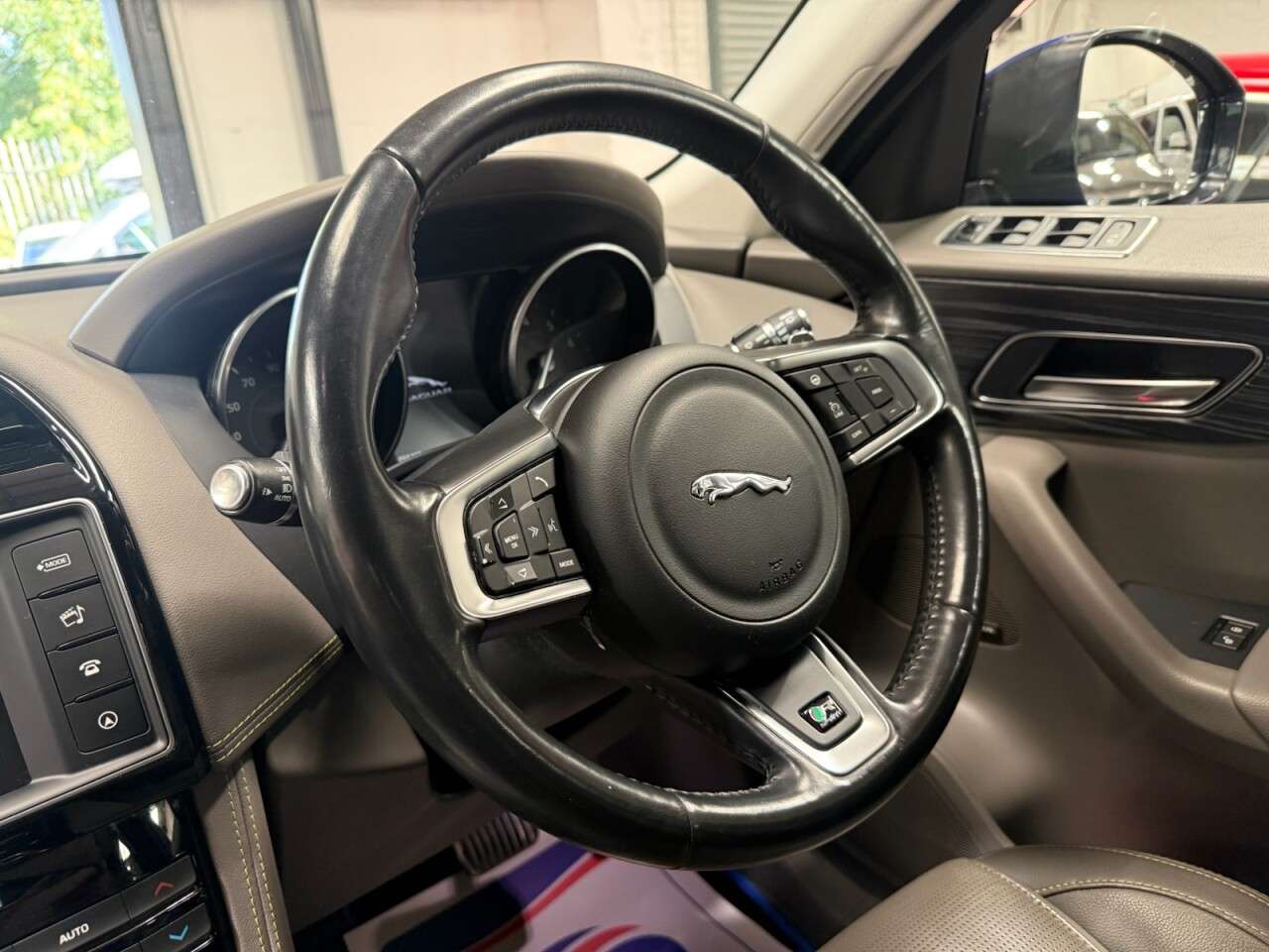 2018 JAGUAR F-PACE 2018 JAGUAR F-PACE