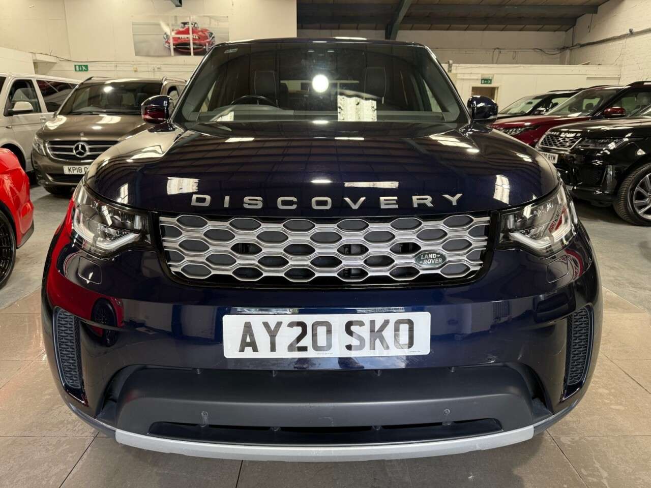 A 2020 LAND ROVER DISCOVERY 3.0 SD V6 HSE SUV 5dr Diesel Auto 4WD Euro 6 (s/s) (306 ps) A 2020 LAND ROVER DISCOVERY 3.0 SD V6 HSE SUV 5dr Diesel Auto 4WD Euro 6 (s/s) (306 ps)