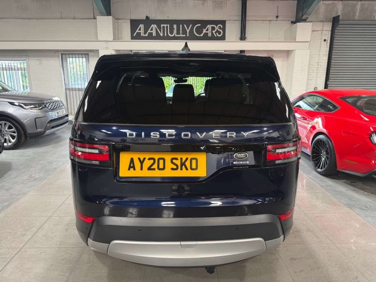A 2020 LAND ROVER DISCOVERY 3.0 SD V6 HSE SUV 5dr Diesel Auto 4WD Euro 6 (s/s) (306 ps) A 2020 LAND ROVER DISCOVERY 3.0 SD V6 HSE SUV 5dr Diesel Auto 4WD Euro 6 (s/s) (306 ps)