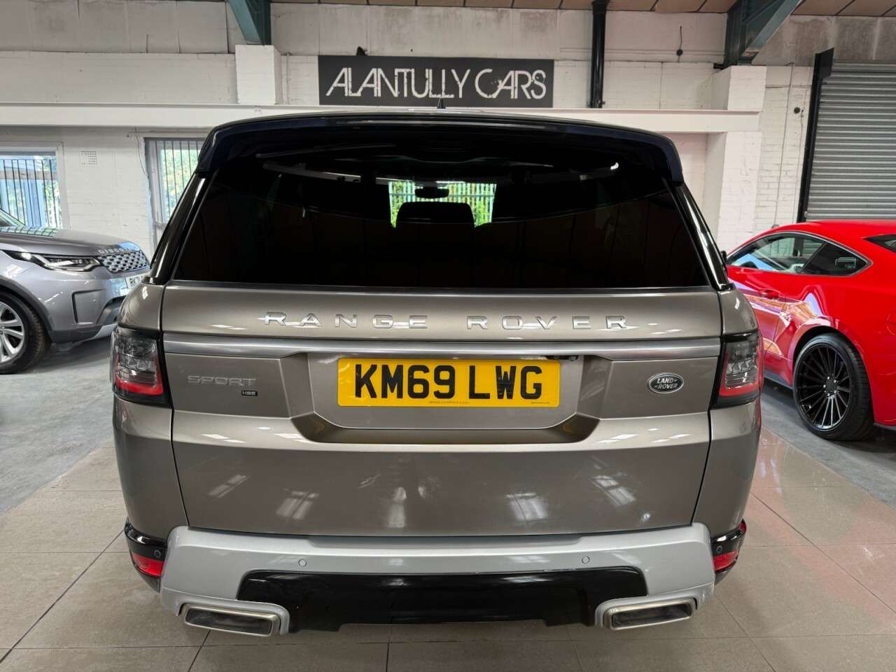 A 2019 LAND ROVER RANGE ROVER SPORT 3.0 SD V6 HSE SUV 5dr Diesel Auto 4WD Euro 6 (s/s) (306 ps) ++7 SEATS++ A 2019 LAND ROVER RANGE ROVER SPORT 3.0 SD V6 HSE SUV 5dr Diesel Auto 4WD Euro 6 (s/s) (306 ps) ++7 SEATS++