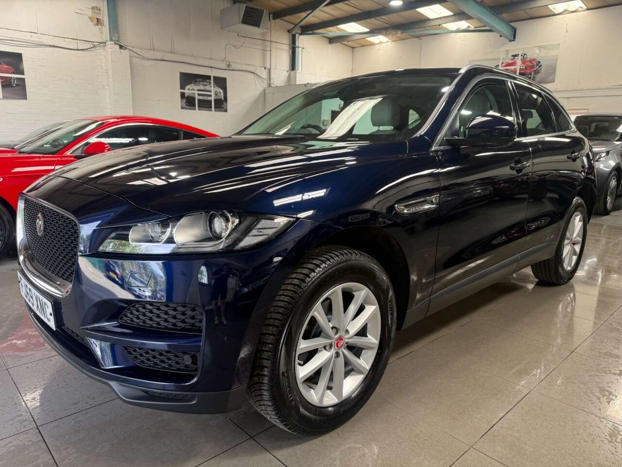 A 2019 JAGUAR F-PACE 2.0 P250i Prestige SUV 5dr Petrol Auto AWD Euro 6 (s/s) (250 ps) A 2019 JAGUAR F-PACE 2.0 P250i Prestige SUV 5dr Petrol Auto AWD Euro 6 (s/s) (250 ps)