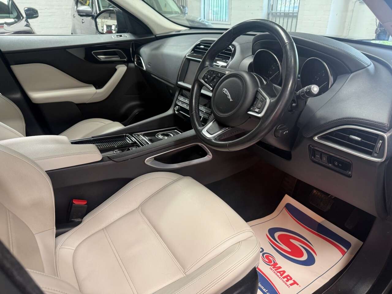2019 JAGUAR F-PACE 2019 JAGUAR F-PACE