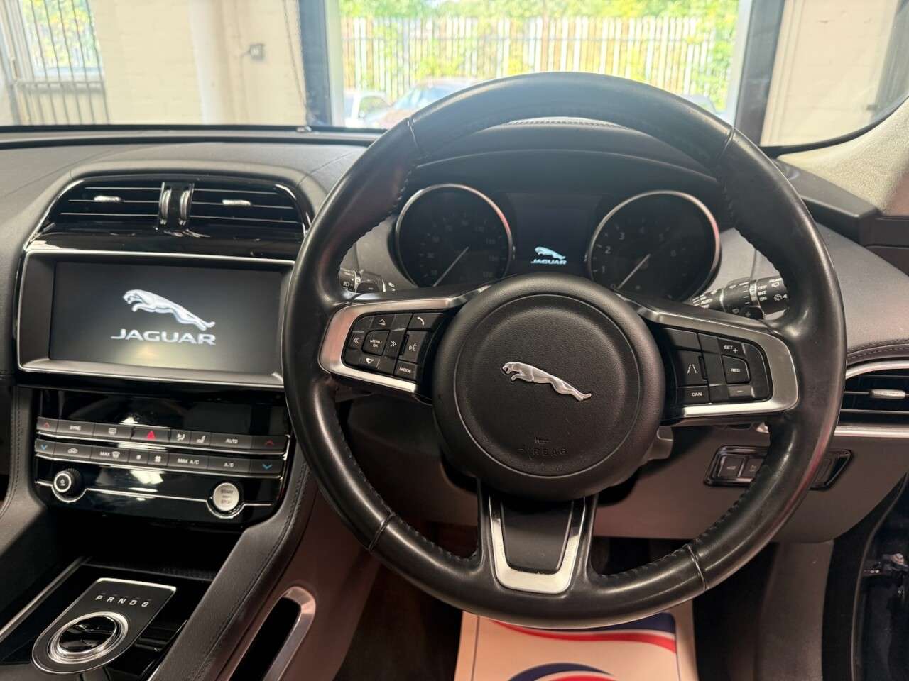 2019 JAGUAR F-PACE 2019 JAGUAR F-PACE