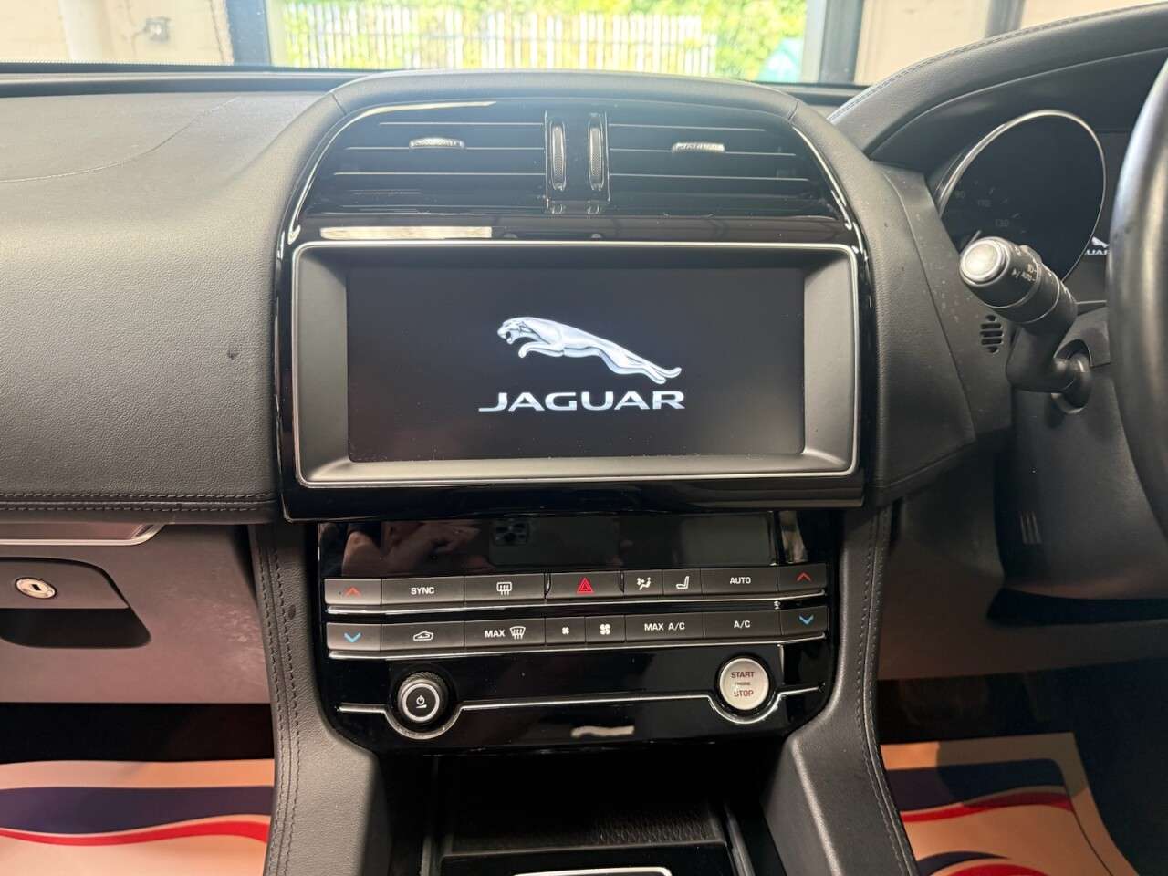 2019 JAGUAR F-PACE 2019 JAGUAR F-PACE