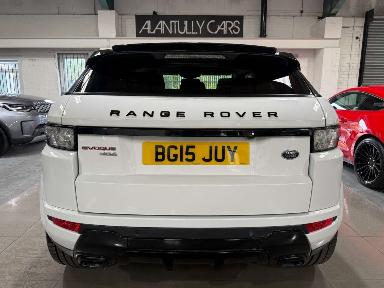 A 2015 LAND ROVER RANGE ROVER EVOQUE 2.2 SD4 Dynamic Coupe 3dr Diesel Auto 4WD Euro 5 (s/s) (190 ps) A 2015 LAND ROVER RANGE ROVER EVOQUE 2.2 SD4 Dynamic Coupe 3dr Diesel Auto 4WD Euro 5 (s/s) (190 ps)