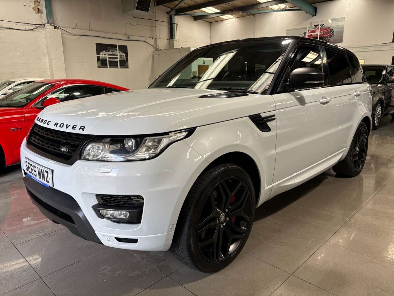 A 2015 LAND ROVER RANGE ROVER SPORT 3.0 SD V6 HSE SUV 5dr Diesel Auto 4WD Euro 6 (s/s) (306 ps) A 2015 LAND ROVER RANGE ROVER SPORT 3.0 SD V6 HSE SUV 5dr Diesel Auto 4WD Euro 6 (s/s) (306 ps)