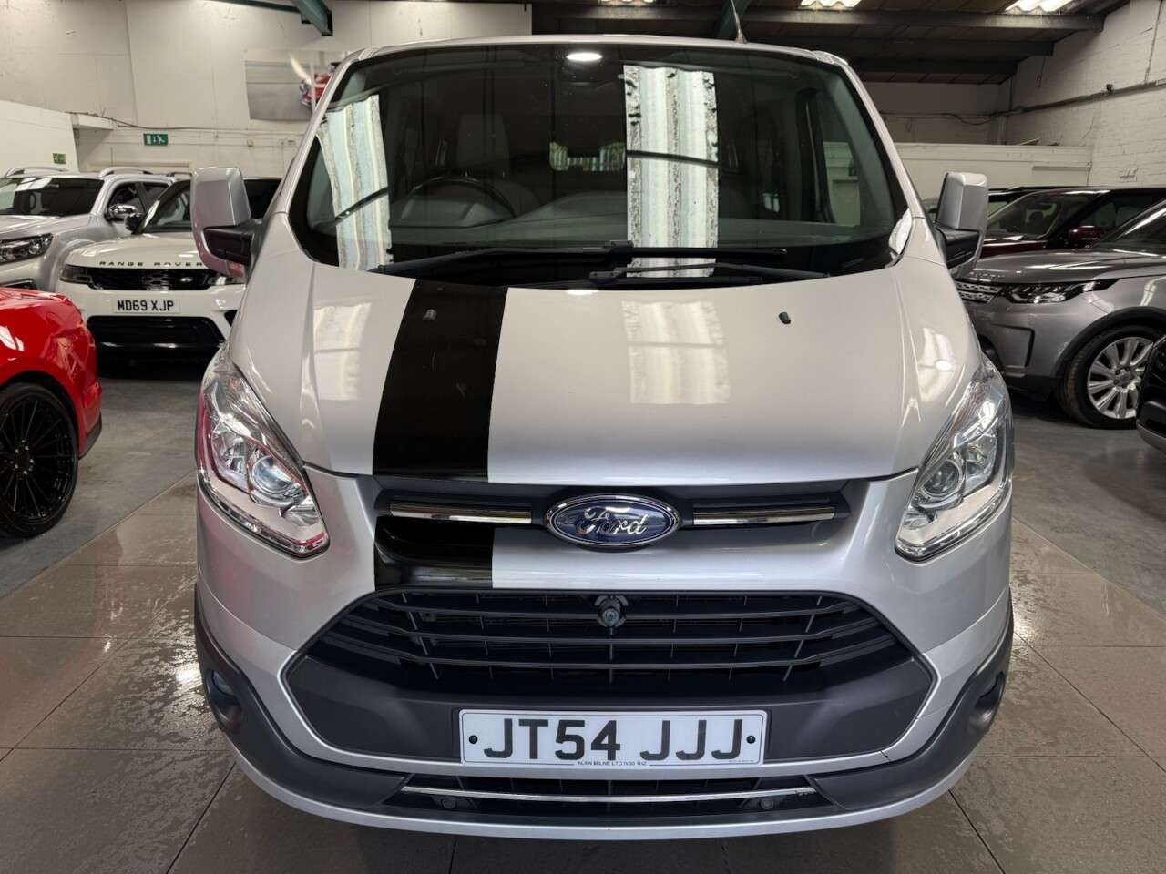 A 2017 FORD TRANSIT CUSTOM 2.0 TDCi 290 Limited Combi Van 6dr Diesel Automatic L1 H1 (165 g/km, 168 bh A 2017 FORD TRANSIT CUSTOM 2.0 TDCi 290 Limited Combi Van 6dr Diesel Automatic L1 H1 (165 g/km, 168 bh
