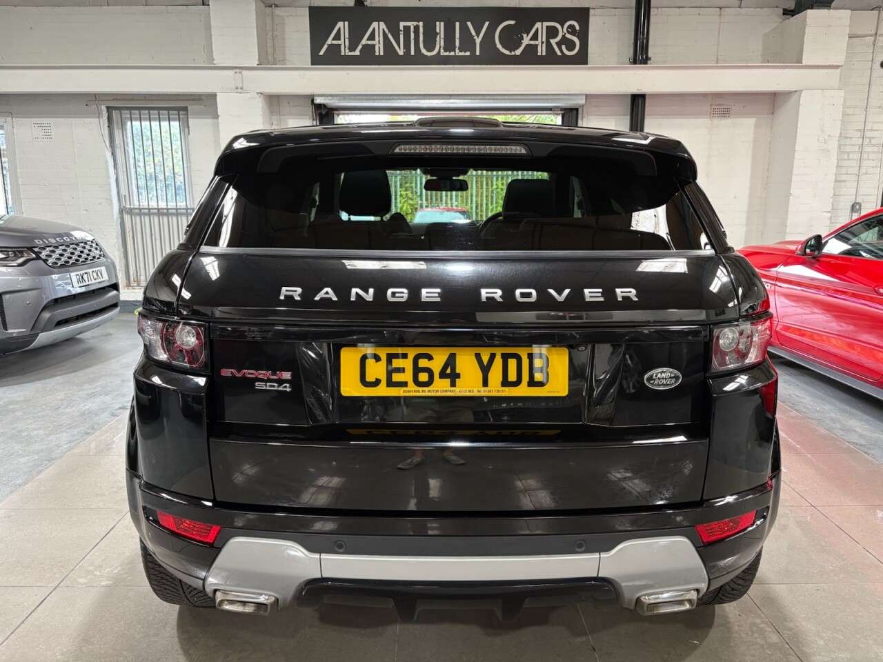 A 2014 LAND ROVER RANGE ROVER EVOQUE 2.2 SD4 Dynamic SUV 5dr Diesel Auto 4WD Euro 5 (s/s) (190 ps) A 2014 LAND ROVER RANGE ROVER EVOQUE 2.2 SD4 Dynamic SUV 5dr Diesel Auto 4WD Euro 5 (s/s) (190 ps)