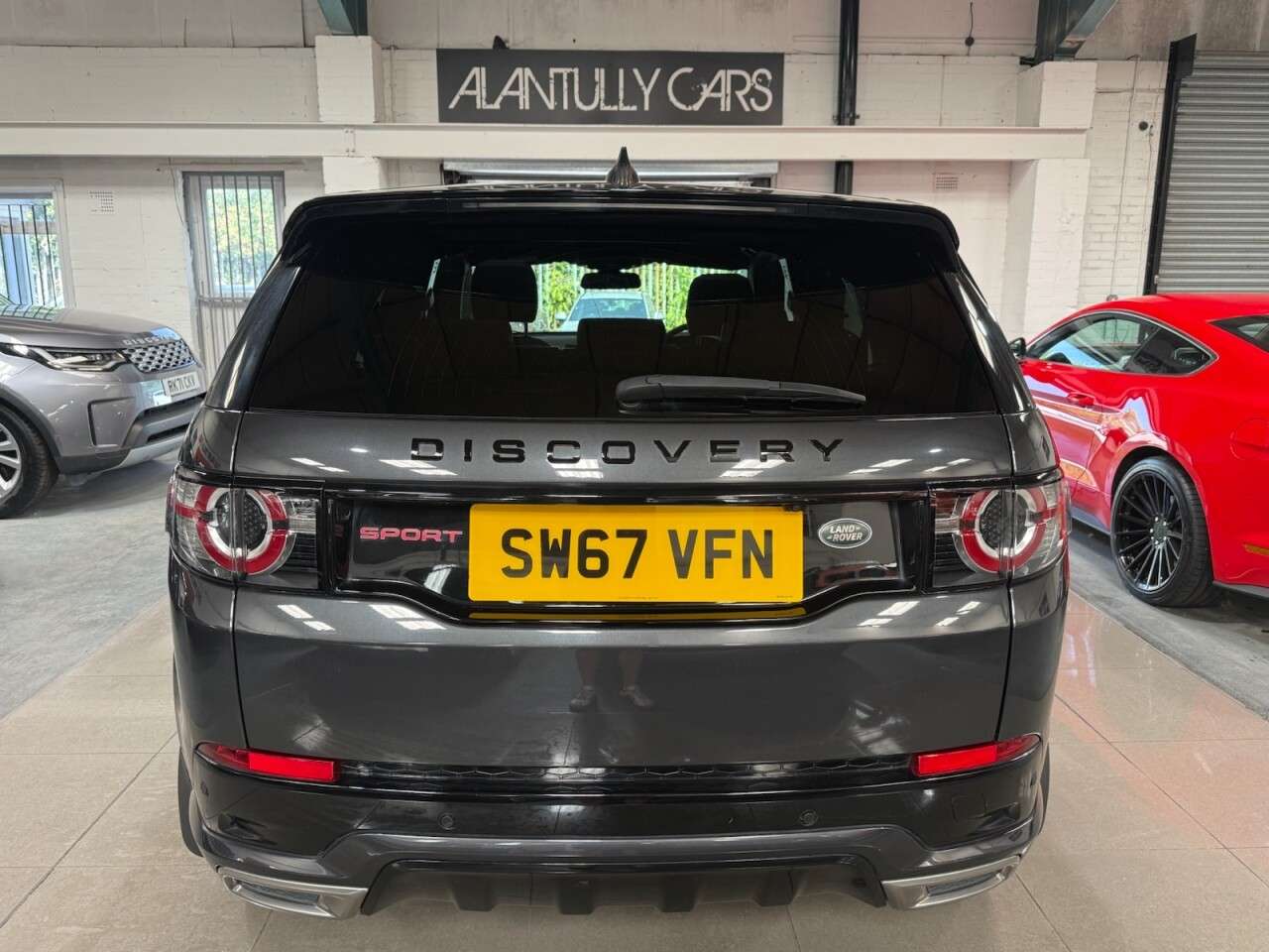 A 2017 LAND ROVER DISCOVERY SPORT 2.0 Si4 HSE Dynamic Lux SUV 5dr Petrol Auto 4WD Euro 6 (s/s) (290 bhp) ONE A 2017 LAND ROVER DISCOVERY SPORT 2.0 Si4 HSE Dynamic Lux SUV 5dr Petrol Auto 4WD Euro 6 (s/s) (290 bhp) ONE