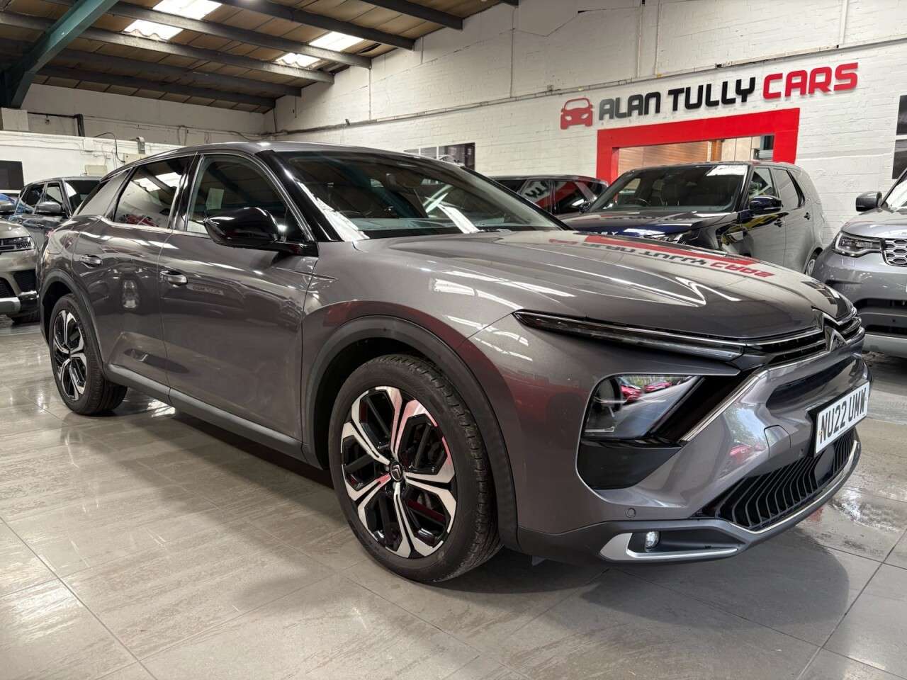 A 2022 CITROEN C5 X 1.2 PureTech Shine Plus Hatchback 5dr Petrol EAT8 Euro 6 (s/s) (130 ps) A 2022 CITROEN C5 X 1.2 PureTech Shine Plus Hatchback 5dr Petrol EAT8 Euro 6 (s/s) (130 ps)