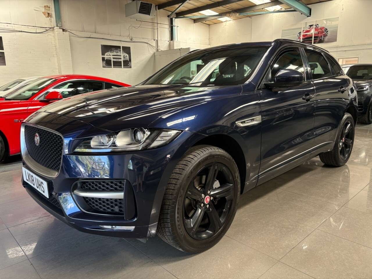 A 2018 JAGUAR F-PACE 2.0 P250i R-Sport SUV 5dr Petrol Auto AWD Euro 6 (s/s) (250 ps) A 2018 JAGUAR F-PACE 2.0 P250i R-Sport SUV 5dr Petrol Auto AWD Euro 6 (s/s) (250 ps)