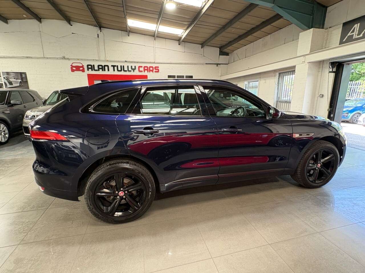 2018 JAGUAR F-PACE 2018 JAGUAR F-PACE