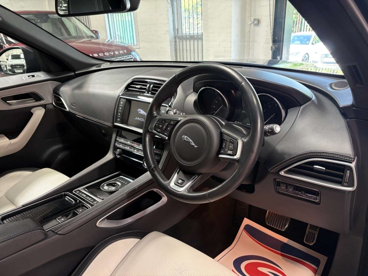 2018 JAGUAR F-PACE 2018 JAGUAR F-PACE