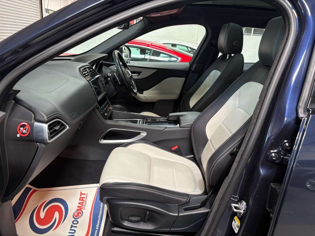 2018 JAGUAR F-PACE 2018 JAGUAR F-PACE