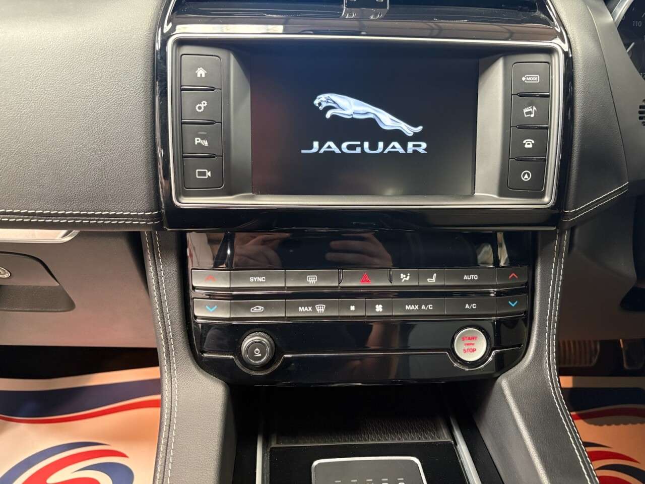2018 JAGUAR F-PACE 2018 JAGUAR F-PACE