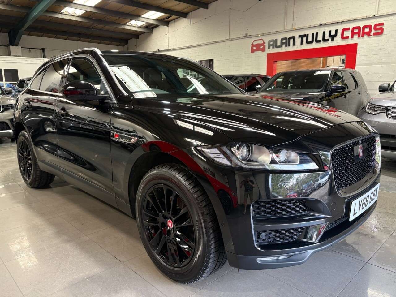 A 2018 JAGUAR F-PACE 2.0 P250i Portfolio SUV 5dr Petrol Auto AWD Euro 6 (s/s) (250 ps) A 2018 JAGUAR F-PACE 2.0 P250i Portfolio SUV 5dr Petrol Auto AWD Euro 6 (s/s) (250 ps)