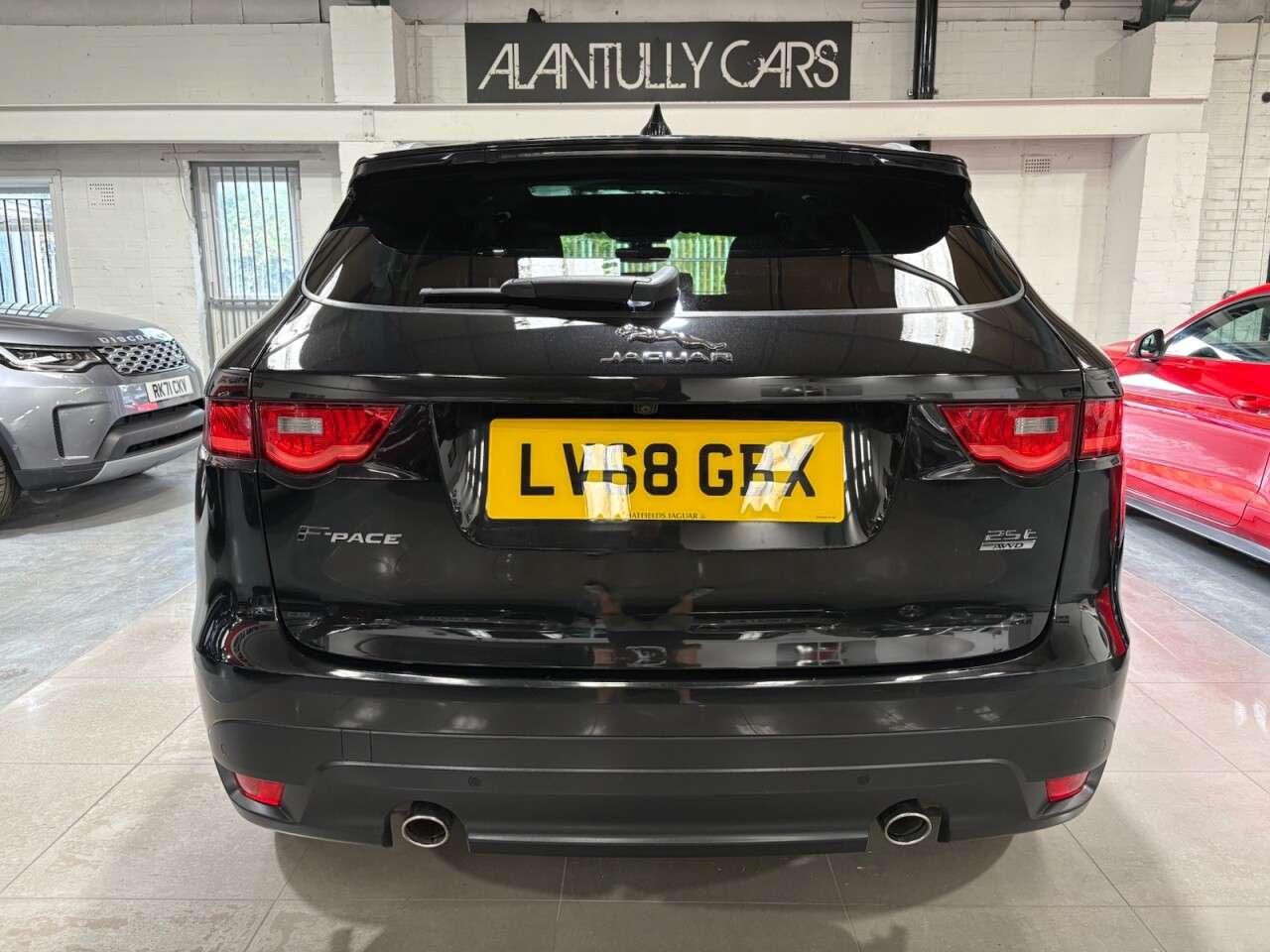 A 2018 JAGUAR F-PACE 2.0 P250i Portfolio SUV 5dr Petrol Auto AWD Euro 6 (s/s) (250 ps) A 2018 JAGUAR F-PACE 2.0 P250i Portfolio SUV 5dr Petrol Auto AWD Euro 6 (s/s) (250 ps)