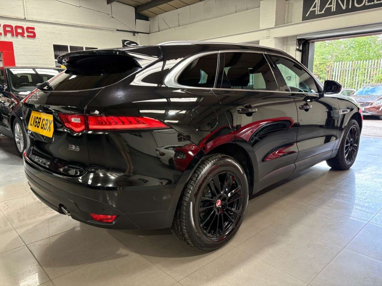 2018 JAGUAR F-PACE 2018 JAGUAR F-PACE