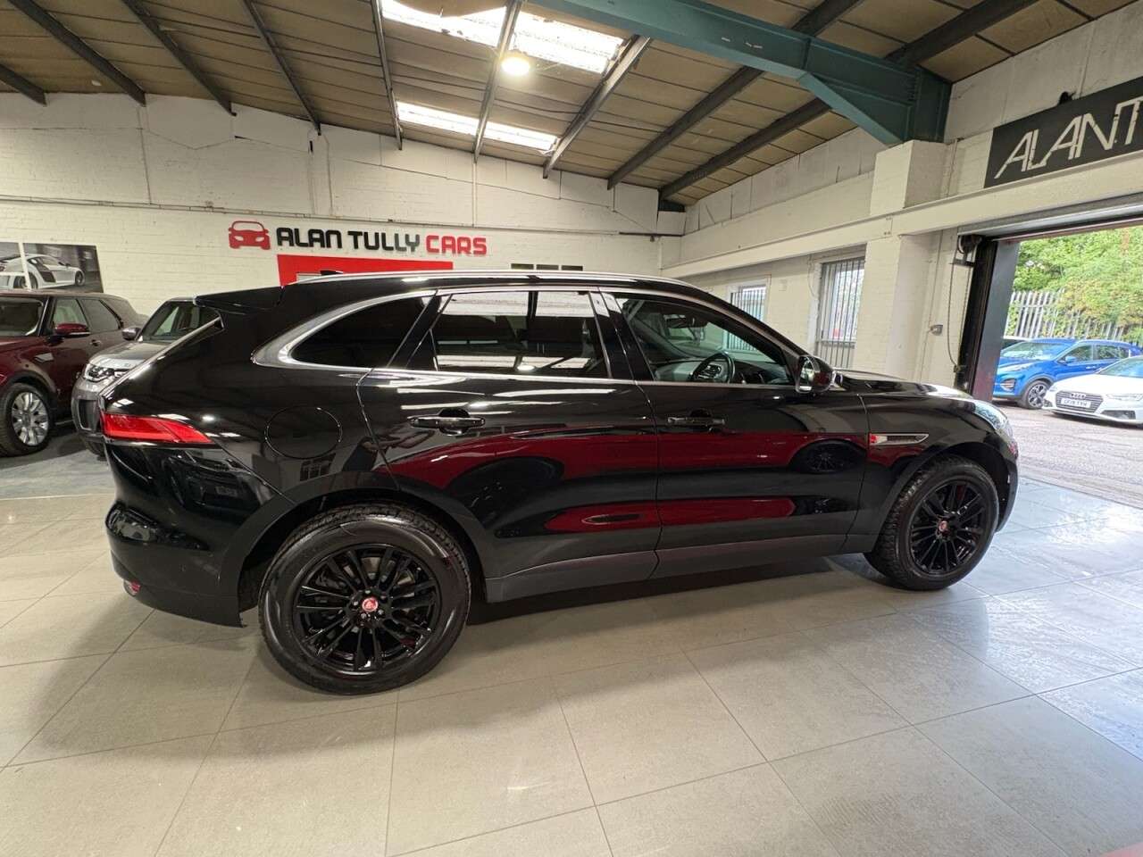 2018 JAGUAR F-PACE 2018 JAGUAR F-PACE