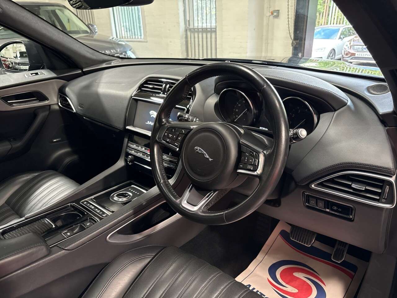 2018 JAGUAR F-PACE 2018 JAGUAR F-PACE