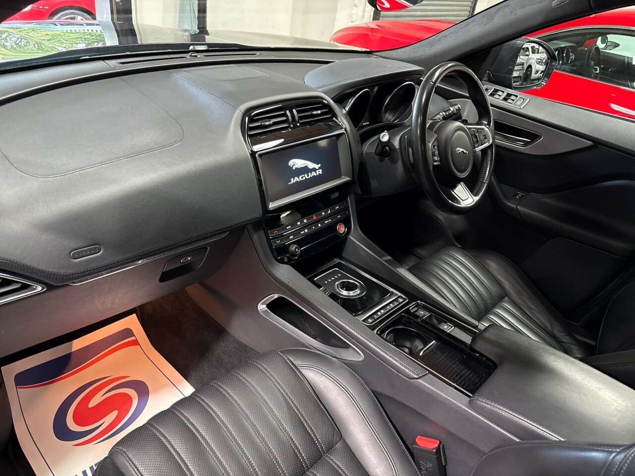 2018 JAGUAR F-PACE 2018 JAGUAR F-PACE