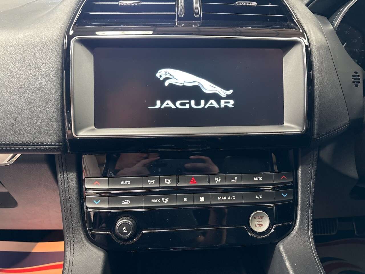2018 JAGUAR F-PACE 2018 JAGUAR F-PACE