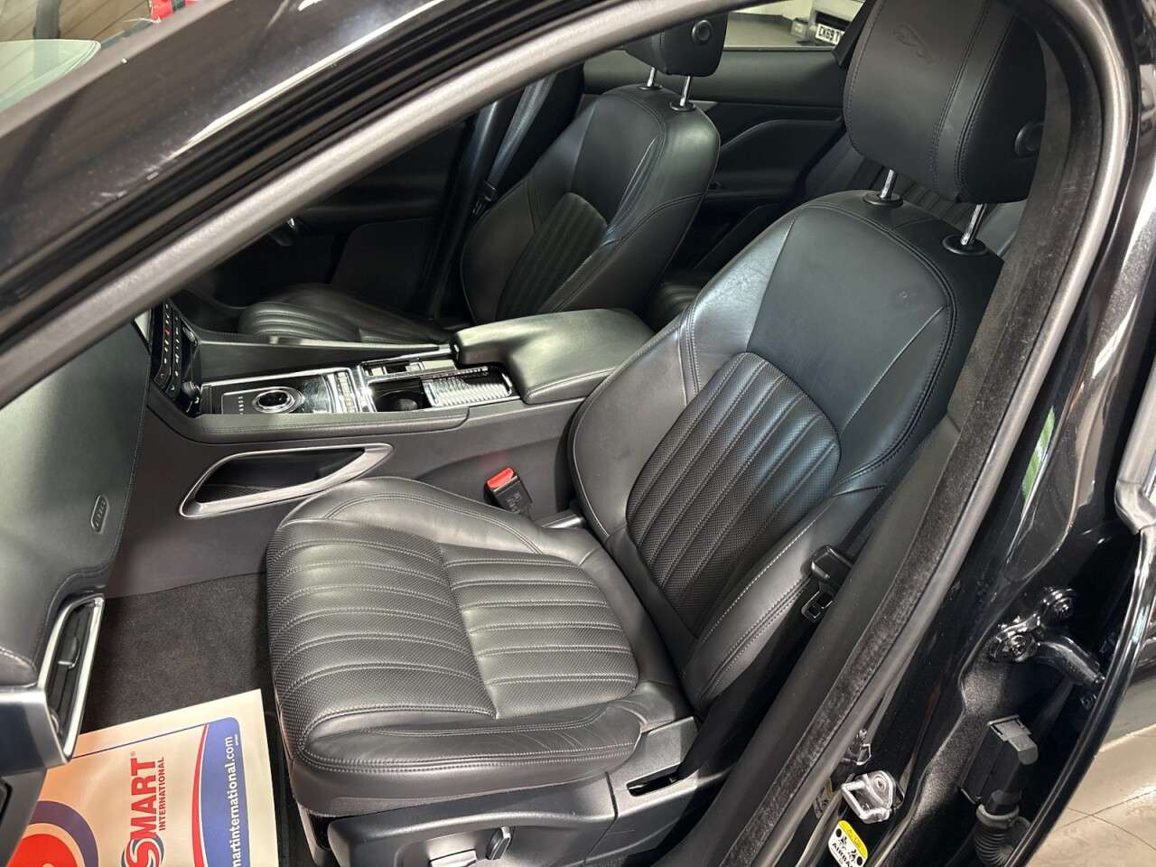 2018 JAGUAR F-PACE 2018 JAGUAR F-PACE