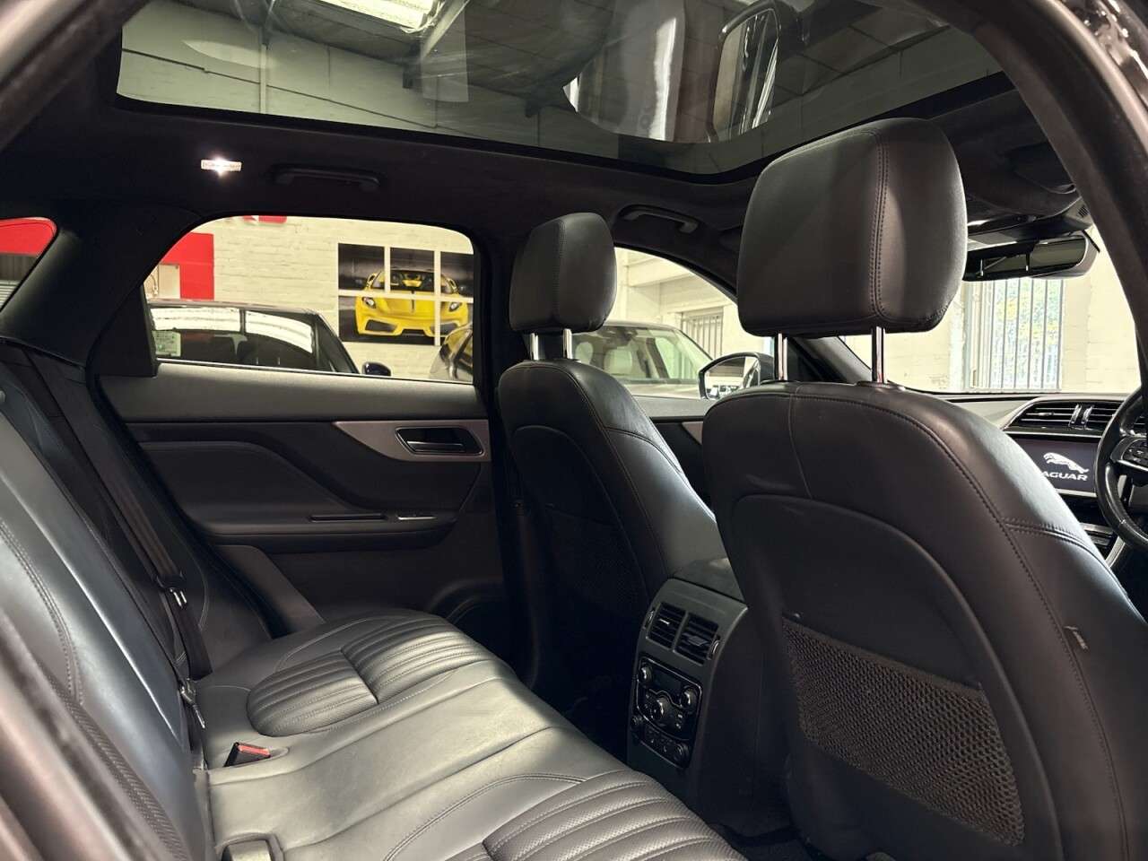 2018 JAGUAR F-PACE 2018 JAGUAR F-PACE