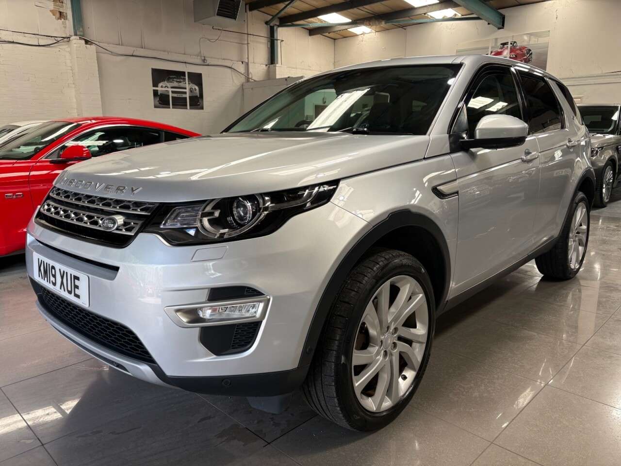 A 2019 LAND ROVER DISCOVERY SPORT 2.0 Si4 HSE Luxury SUV 5dr Petrol Auto 4WD Euro 6 (s/s) (240 ps) A 2019 LAND ROVER DISCOVERY SPORT 2.0 Si4 HSE Luxury SUV 5dr Petrol Auto 4WD Euro 6 (s/s) (240 ps)