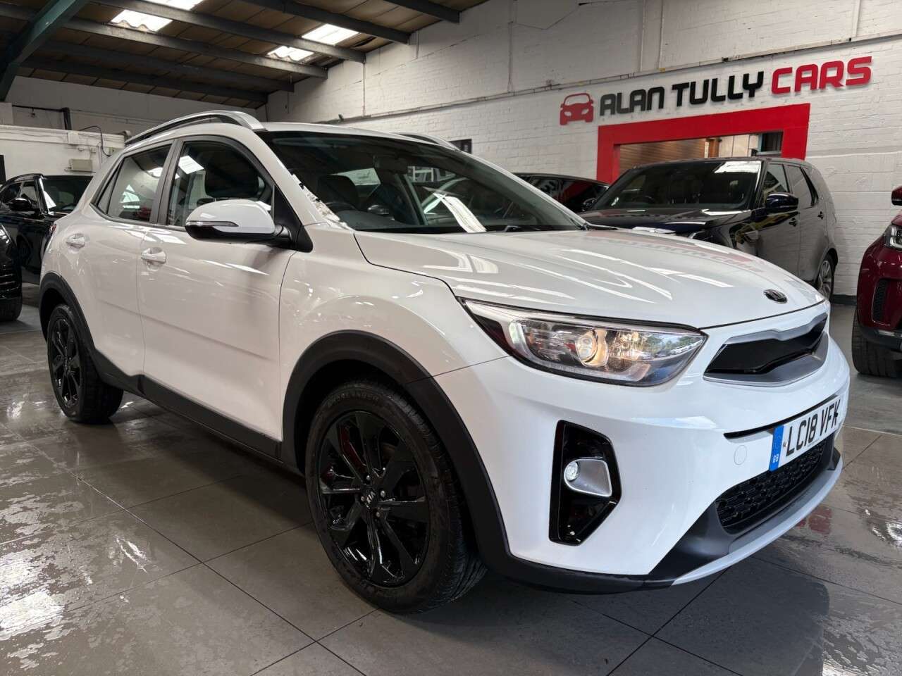 A 2018 KIA STONIC 1.6 CRDi 2 SUV 5dr Diesel Manual Euro 6 (s/s) (108 bhp) A 2018 KIA STONIC 1.6 CRDi 2 SUV 5dr Diesel Manual Euro 6 (s/s) (108 bhp)