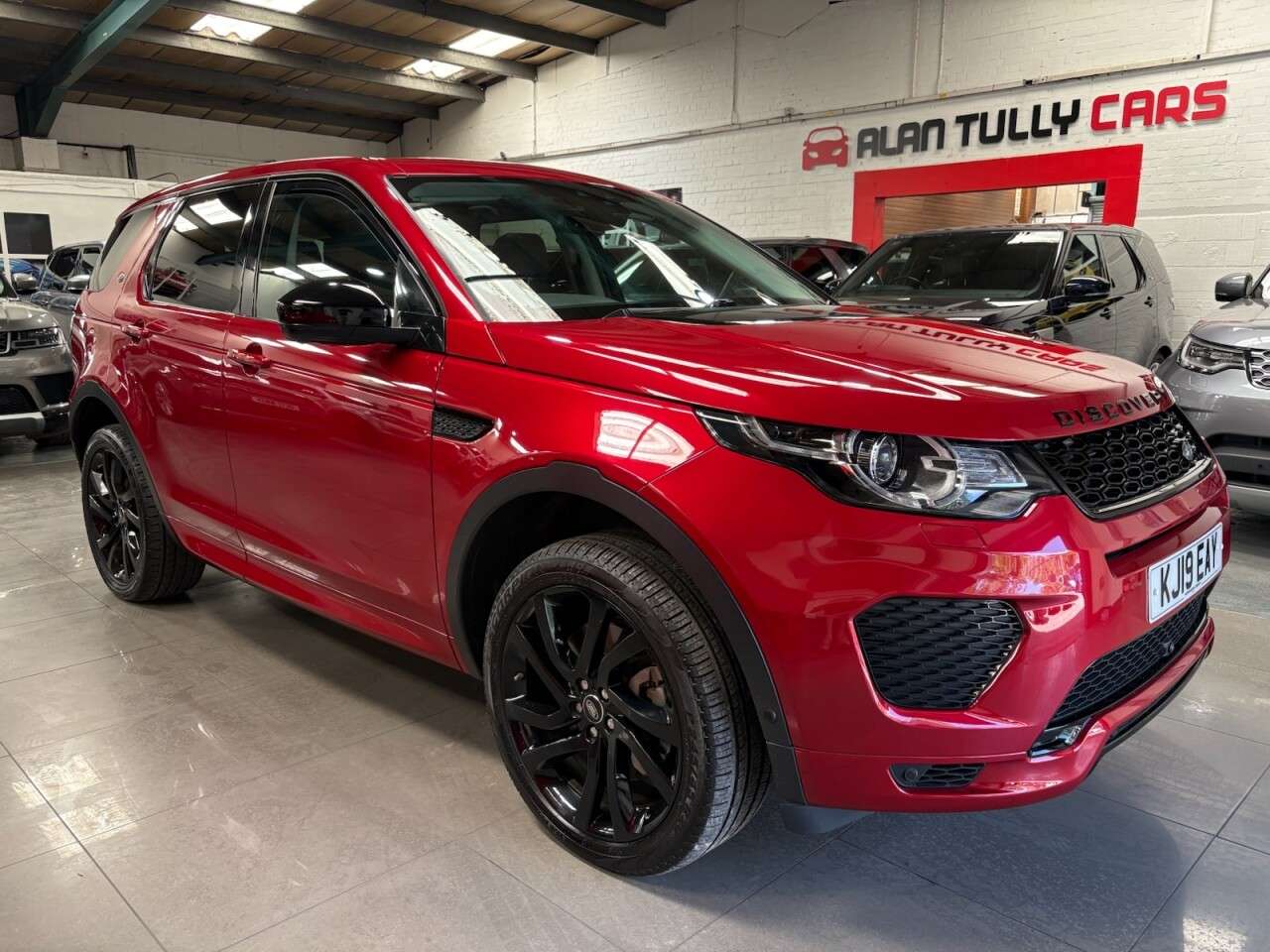 A 2019 LAND ROVER DISCOVERY SPORT 2.0 Si4 HSE Dynamic Lux SUV 5dr Petrol Auto 4WD Euro 6 (s/s) (290 bhp) A 2019 LAND ROVER DISCOVERY SPORT 2.0 Si4 HSE Dynamic Lux SUV 5dr Petrol Auto 4WD Euro 6 (s/s) (290 bhp)