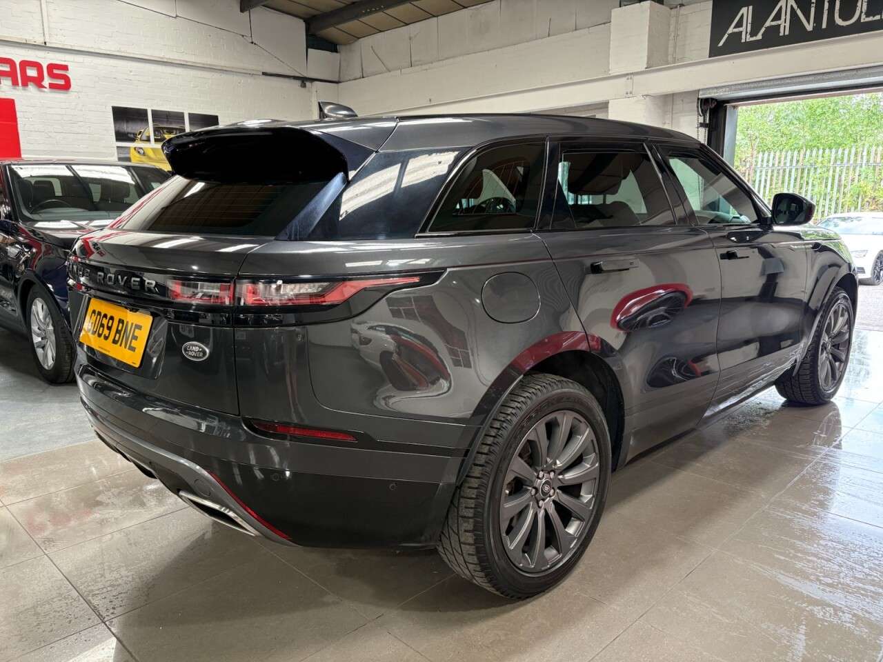 2020 LAND ROVER RANGE ROVER VELAR 2020 LAND ROVER RANGE ROVER VELAR