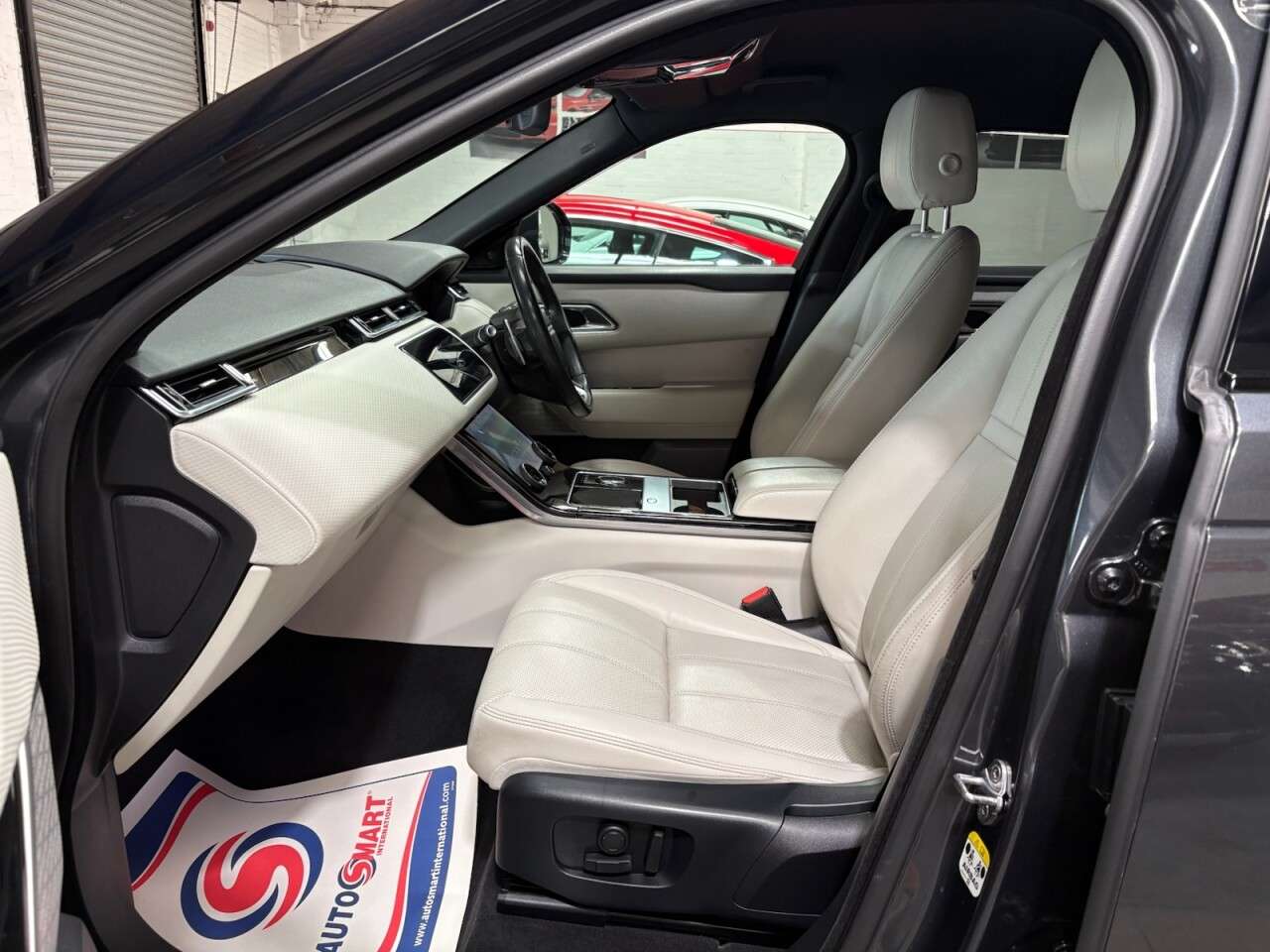 2020 LAND ROVER RANGE ROVER VELAR 2020 LAND ROVER RANGE ROVER VELAR