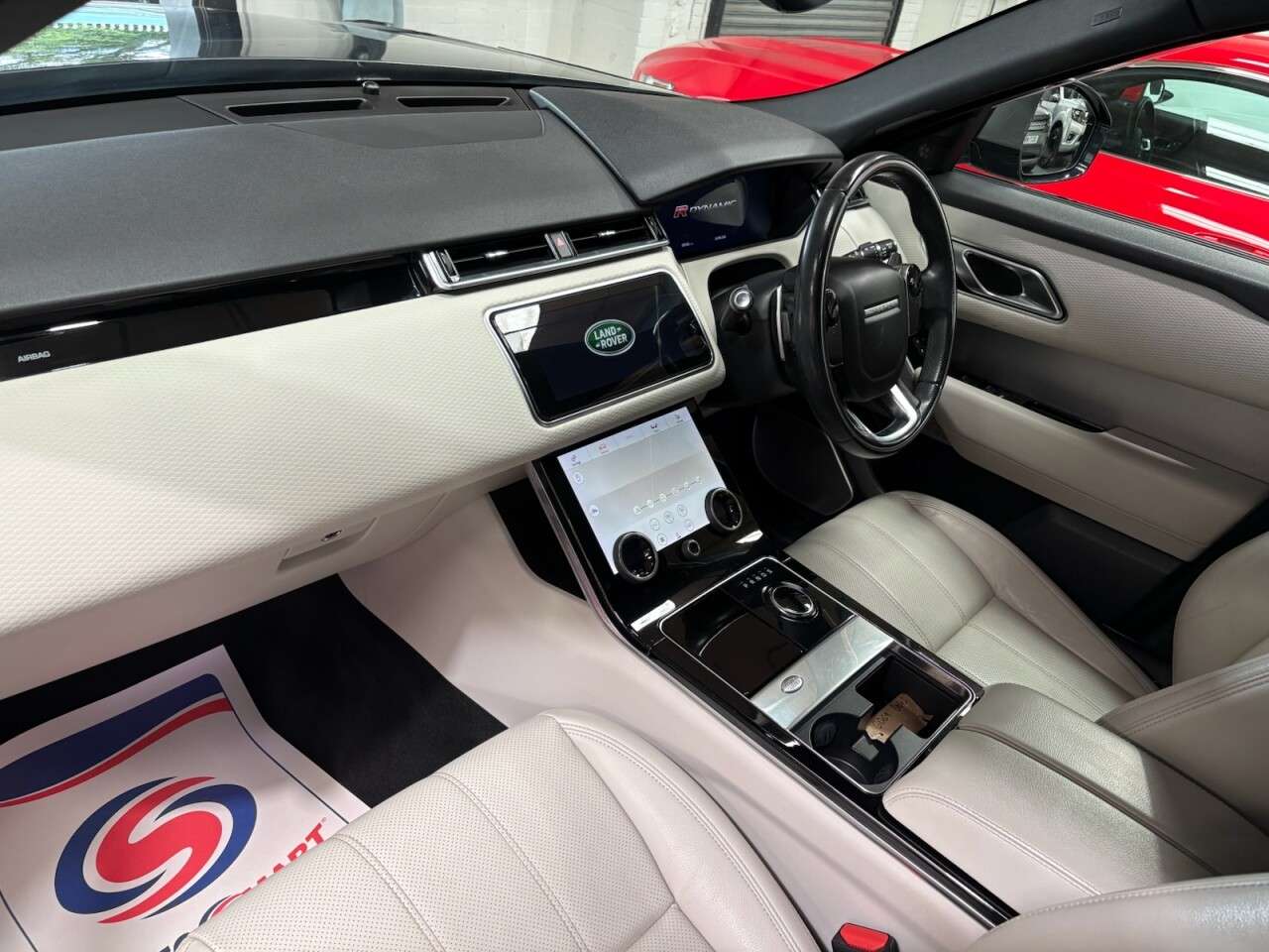 2020 LAND ROVER RANGE ROVER VELAR 2020 LAND ROVER RANGE ROVER VELAR
