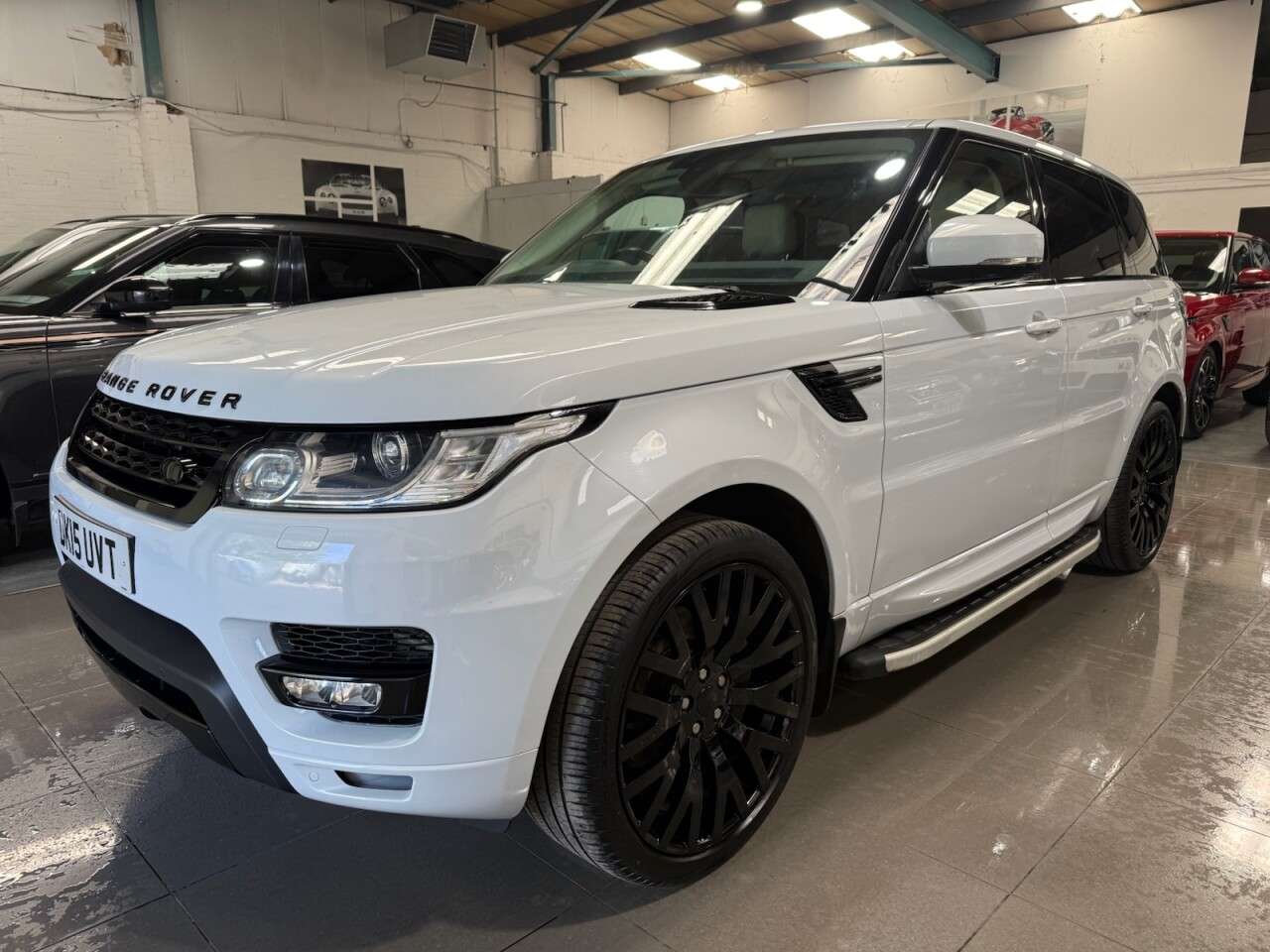 A 2015 LAND ROVER RANGE ROVER SPORT 3.0 SD V6 HSE SUV 5dr Diesel Auto 4WD Euro 5 (s/s) (306 ps) A 2015 LAND ROVER RANGE ROVER SPORT 3.0 SD V6 HSE SUV 5dr Diesel Auto 4WD Euro 5 (s/s) (306 ps)