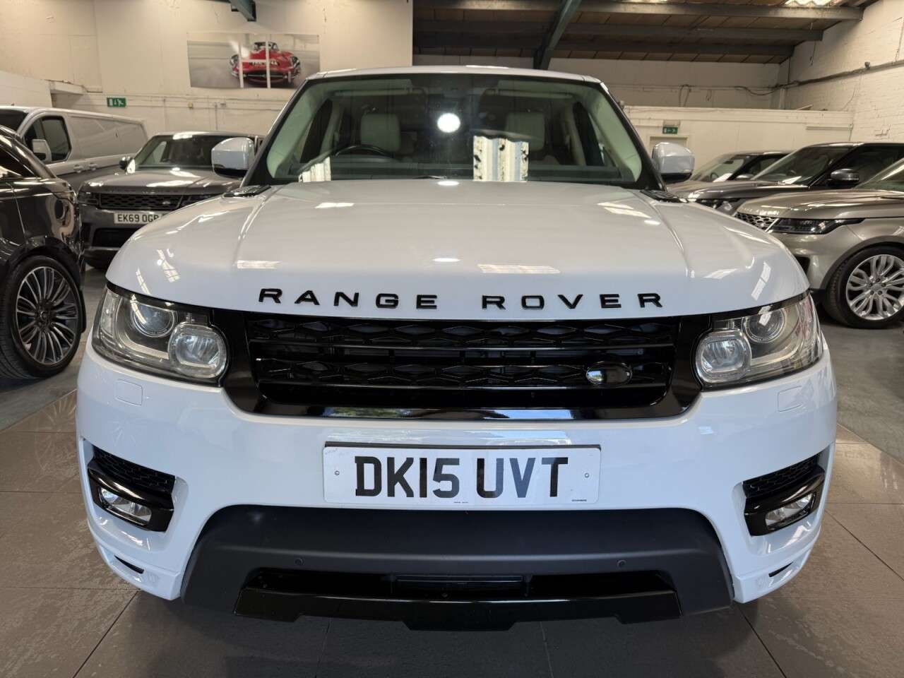 A 2015 LAND ROVER RANGE ROVER SPORT 3.0 SD V6 HSE SUV 5dr Diesel Auto 4WD Euro 5 (s/s) (306 ps) A 2015 LAND ROVER RANGE ROVER SPORT 3.0 SD V6 HSE SUV 5dr Diesel Auto 4WD Euro 5 (s/s) (306 ps)