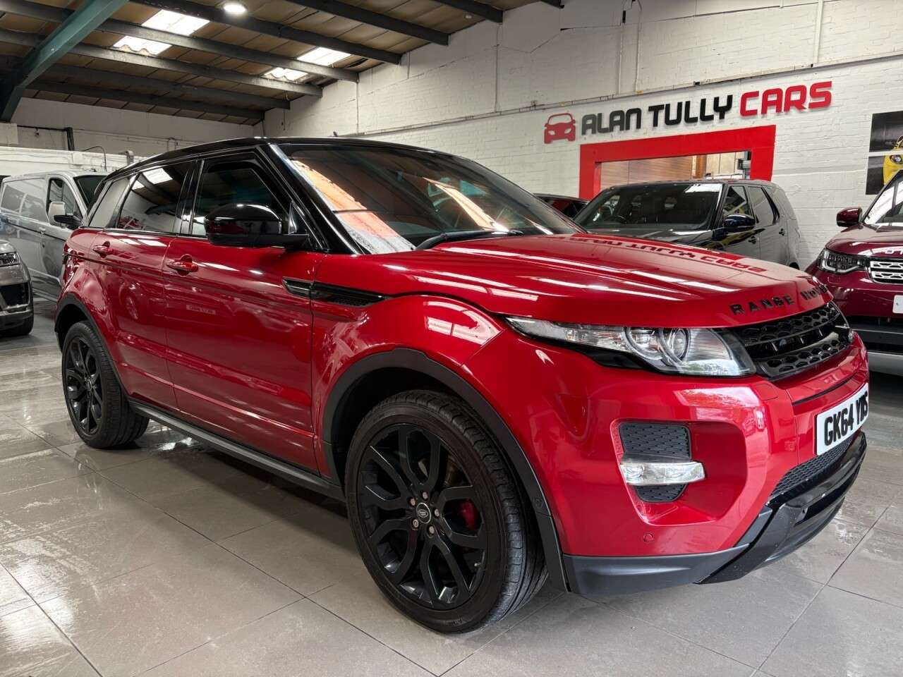 A 2014 LAND ROVER RANGE ROVER EVOQUE 2.2 SD4 Dynamic SUV 5dr Diesel Auto 4WD Euro 5 (s/s) (190 ps) A 2014 LAND ROVER RANGE ROVER EVOQUE 2.2 SD4 Dynamic SUV 5dr Diesel Auto 4WD Euro 5 (s/s) (190 ps)