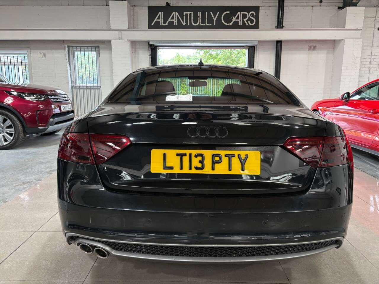 A 2013 AUDI A5 2.0 TDI Black Edition Coupe 2dr Diesel Manual Euro 5 (s/s) (177 ps) A 2013 AUDI A5 2.0 TDI Black Edition Coupe 2dr Diesel Manual Euro 5 (s/s) (177 ps)