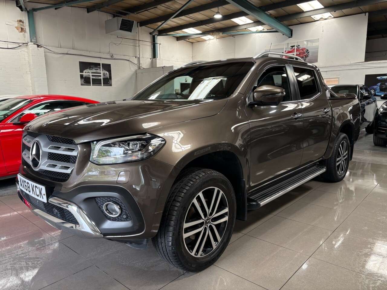 A 2018 MERCEDES-BENZ X CLASS 2.3 CDI Power Pickup Double Cab 4dr Diesel Auto 4MATIC Euro 6 (190 ps) A 2018 MERCEDES-BENZ X CLASS 2.3 CDI Power Pickup Double Cab 4dr Diesel Auto 4MATIC Euro 6 (190 ps)