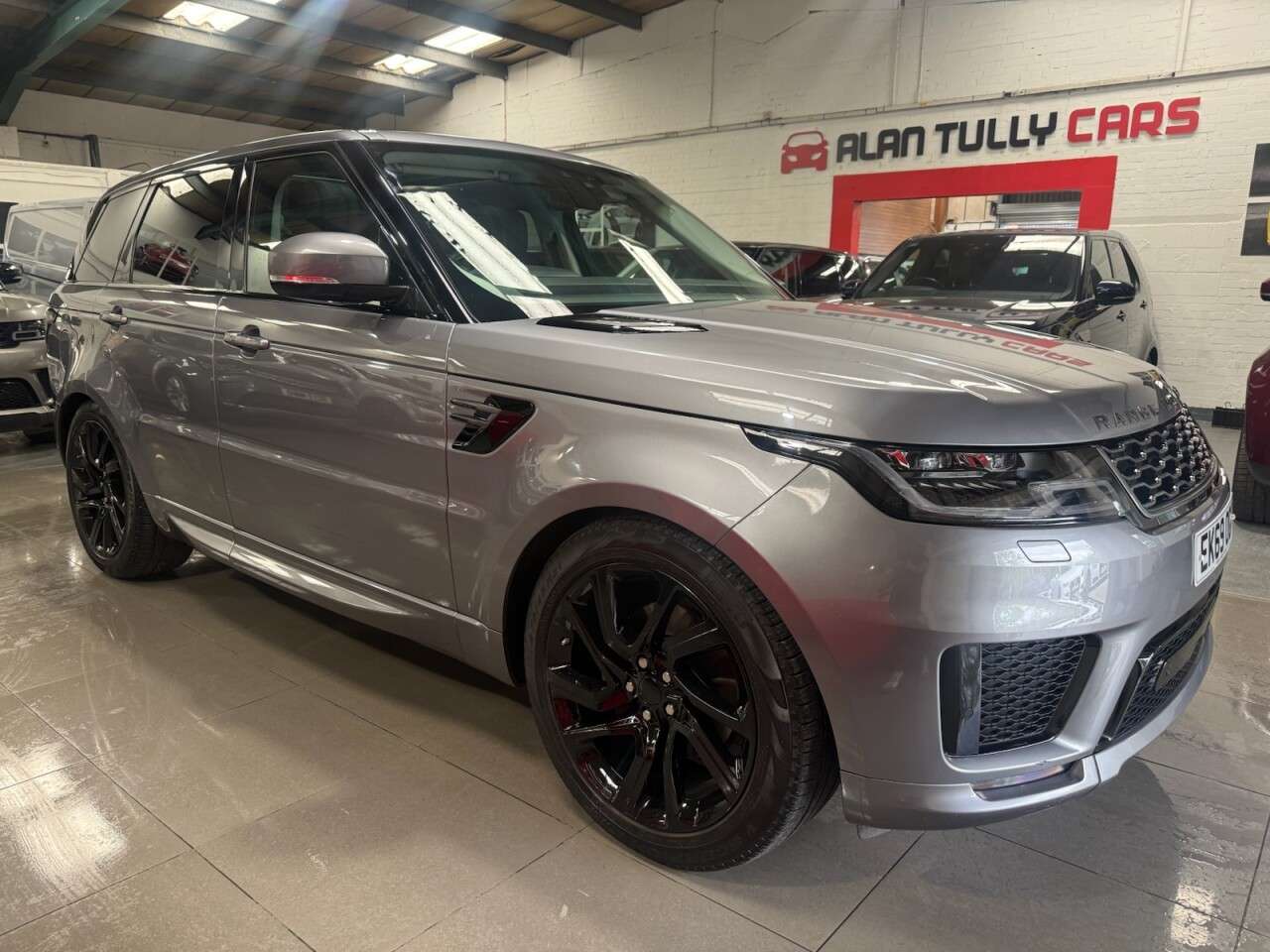 A 2019 LAND ROVER RANGE ROVER SPORT 3.0 SD V6 HSE Dynamic SUV 5dr Diesel Auto 4WD Euro 6 (s/s) (306 ps) A 2019 LAND ROVER RANGE ROVER SPORT 3.0 SD V6 HSE Dynamic SUV 5dr Diesel Auto 4WD Euro 6 (s/s) (306 ps)